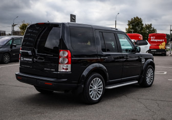 Подержанный автомобиль Land Rover Discovery 2012 года (6 фото)