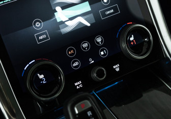 Подержанный автомобиль Land Rover Range Rover Sport 2018 года (24 фото)