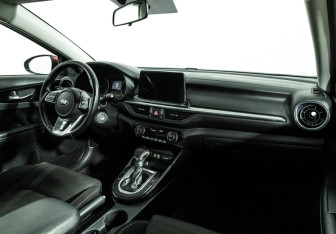 Подержанный автомобиль Kia Cerato Sedan 2019 года (9 фото)