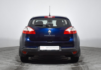 Подержанный автомобиль Renault Megane Hatchback 2013 года (6 фото)