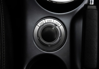 Подержанный автомобиль Citroen C-Crosser 2008 года (14 фото)