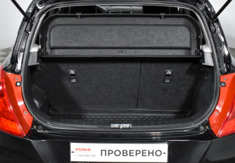 Подержанный автомобиль Suzuki Swift Hatchback 2011 года (18 фото)