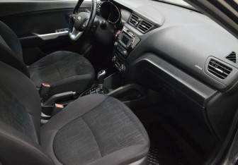 Подержанный автомобиль Kia Rio Hatchback 2014 года (11 фото)