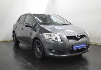 Подержанный автомобиль Toyota Auris Hatchback 2008 года (3 фото)