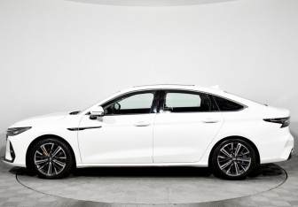 Подержанный автомобиль Chery Arrizo 8 2023 года (8 фото)