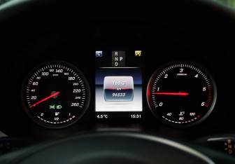 Подержанный автомобиль Mercedes-Benz GLC Coupe 2017 года (12 фото)