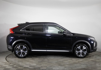 Подержанный автомобиль Mitsubishi Eclipse Cross 2019 года (4 фото)