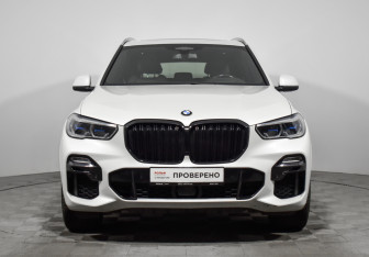 Подержанный автомобиль BMW X5 2020 года (2 фото)