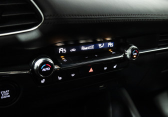 Подержанный автомобиль Mazda 3 Hatchback 2019 года (15 фото)