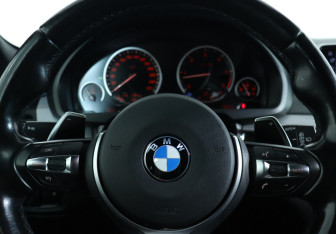Подержанный автомобиль BMW X5 2017 года (17 фото)