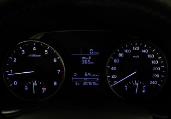 Подержанный автомобиль Hyundai Elantra Sedan 2016 года (17 фото)