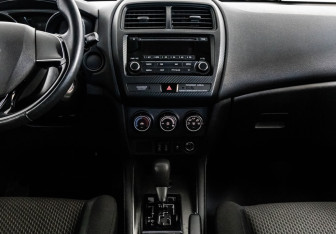 Подержанный автомобиль Mitsubishi ASX 2018 года (12 фото)