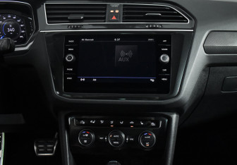 Подержанный автомобиль Volkswagen Tiguan 2020 года (17 фото)