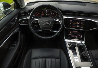 Подержанный автомобиль Audi A6 Sedan 2019 года (12 фото)