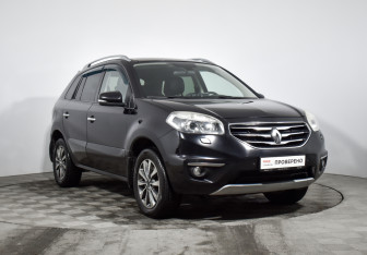 Подержанный автомобиль Renault Koleos 2013 года (3 фото)