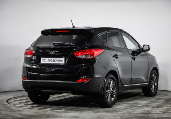 Подержанный автомобиль Hyundai ix35 2014 года (5 фото)