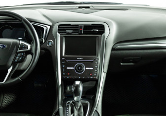 Подержанный автомобиль Ford Mondeo Sedan 2015 года (14 фото)