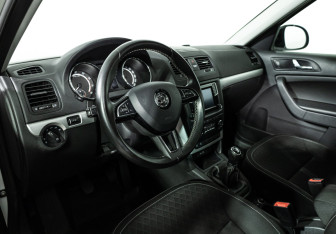 Подержанный автомобиль Skoda Yeti 2016 года (11 фото)