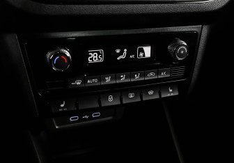 Подержанный автомобиль Skoda Rapid Liftback 2021 года (14 фото)