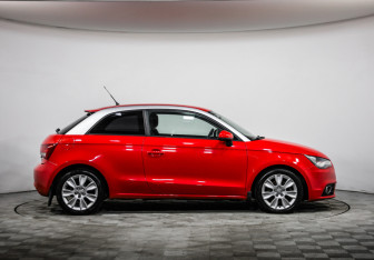 Подержанный автомобиль Audi A1 2012 года (4 фото)