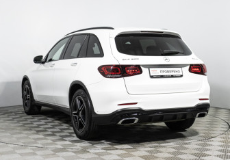 Подержанный автомобиль Mercedes-Benz GLC Coupe 2021 года (7 фото)