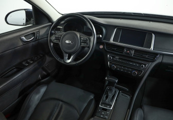 Подержанный автомобиль Kia Optima Sedan 2018 года (8 фото)