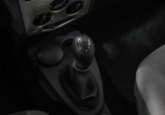 Подержанный автомобиль Renault Logan Sedan 2007 года (15 фото)