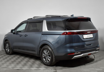 Подержанный автомобиль Kia Carnival 2021 года (7 фото)