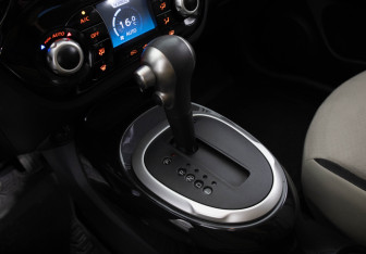 Подержанный автомобиль Nissan Juke 2013 года (12 фото)