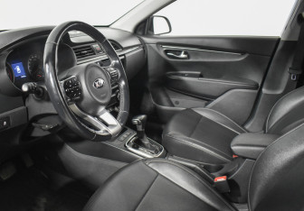 Подержанный автомобиль Kia Rio Hatchback 2019 года (9 фото)