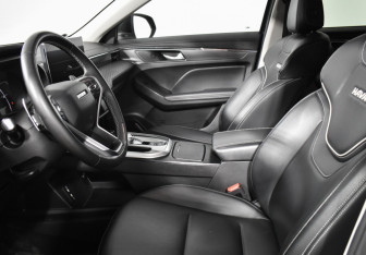 Подержанный автомобиль Haval Jolion 2022 года (10 фото)