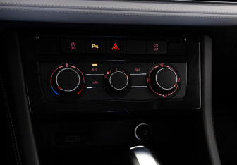 Подержанный автомобиль Jetta VS5 2022 года (19 фото)