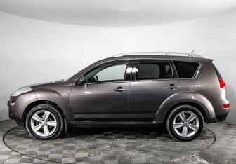 Подержанный автомобиль Peugeot 4007 2012 года (8 фото)