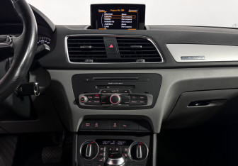 Подержанный автомобиль Audi Q3 2016 года (16 фото)