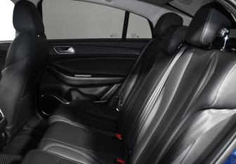 Подержанный автомобиль Omoda S5 2024 года (11 фото)