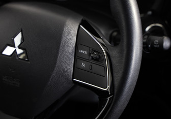 Подержанный автомобиль Mitsubishi Outlander 2022 года (11 фото)