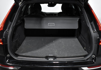 Подержанный автомобиль Volvo XC60 2019 года (19 фото)