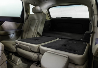 Подержанный автомобиль Audi Q7 2015 года (27 фото)