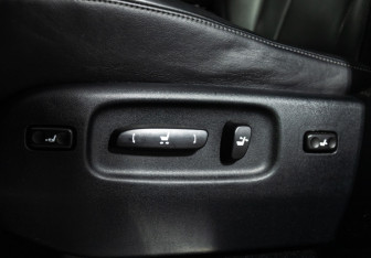 Подержанный автомобиль Lexus LX 2015 года (15 фото)