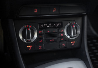 Подержанный автомобиль Audi Q3 2013 года (17 фото)