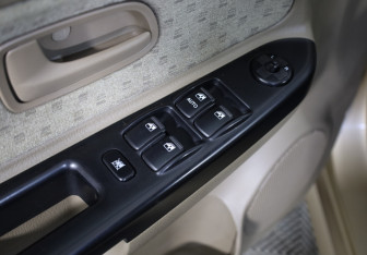 Подержанный автомобиль Kia Rio Wagon 2005 года (21 фото)