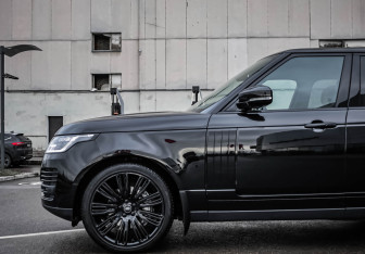 Подержанный автомобиль Land Rover Range Rover 2021 года (10 фото)