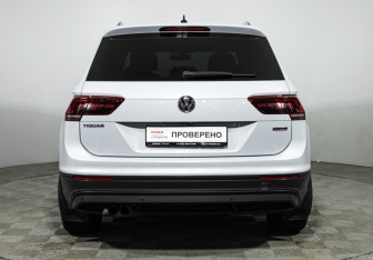 Подержанный автомобиль Volkswagen Tiguan 2018 года (6 фото)