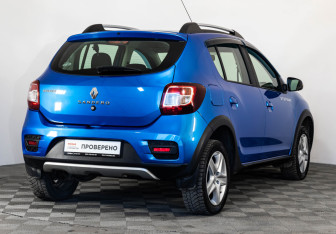 Подержанный автомобиль Renault Sandero 2015 года (5 фото)