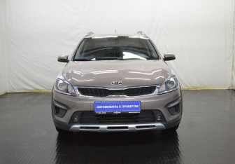 Подержанный автомобиль Kia Rio Hatchback 2020 года (2 фото)
