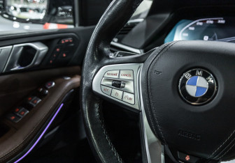 Подержанный автомобиль BMW X7 2020 года (28 фото)