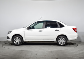 Подержанный автомобиль LADA (ВАЗ) Granta Sedan 2019 года (8 фото)