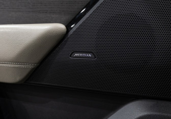 Подержанный автомобиль Land Rover Range Rover Velar 2021 года (16 фото)