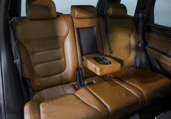 Подержанный автомобиль Volkswagen Touareg 2014 года (26 фото)