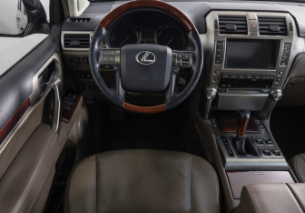 Подержанный автомобиль Lexus GX 2012 года (10 фото)